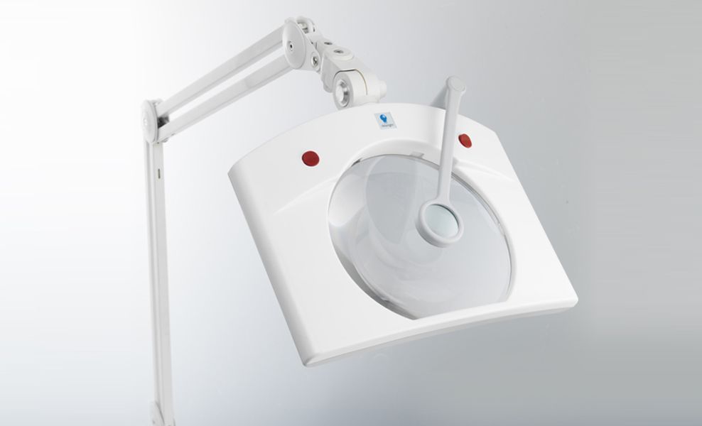 Daylight U23080 Deluxe Magnifying Lamp XR Main Product with Diopter Image